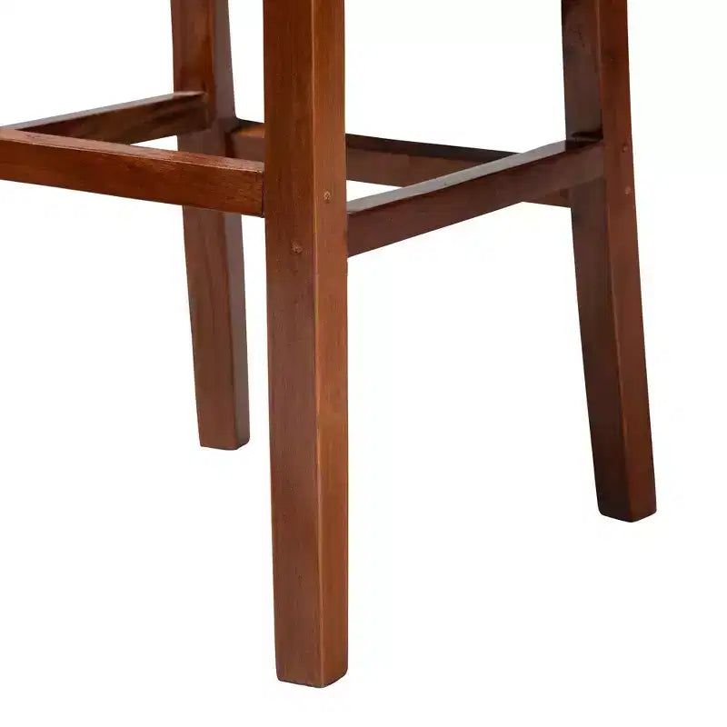 Sgabello da bar in rattan marrone naturale e legno di noce, schienale medio, senza braccioli, 1 posto