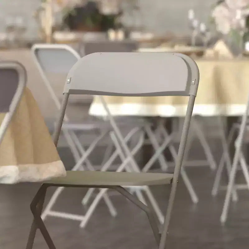 Sedia pieghevole in plastica, colori assortiti, confezione da 4, 4 posti a sedere
